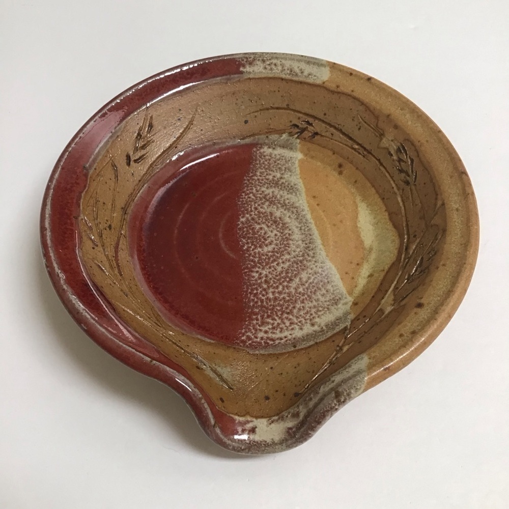 Studio Art Pottery Spoon Rest Saucer Burgundy Tan Speckle SIGNED Wheat Stonewar